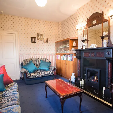 Castle Farm 5*